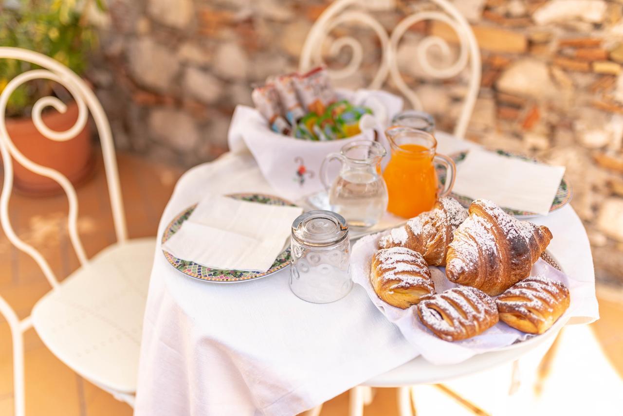 Bed And Breakfast Dionisio Taormina Exterior photo